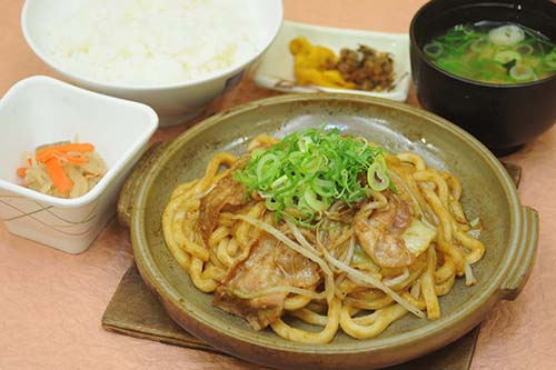 ▲みそ焼きうどん定食…920円(税込)