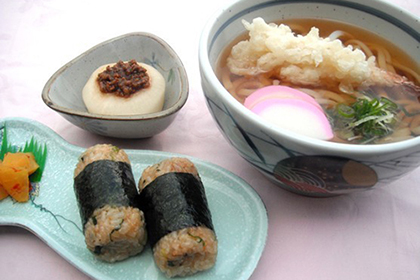 ▲天ぷらうどんセット 920円